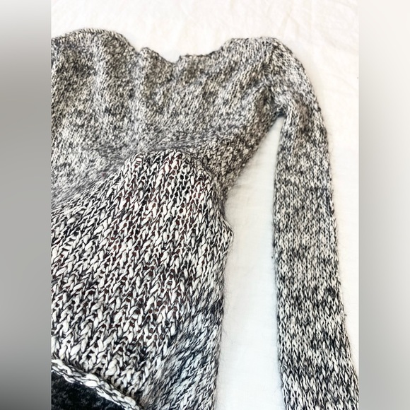Tulula Avenue Asymmetrical Loose Knit Sweater - Picture 10 of 15